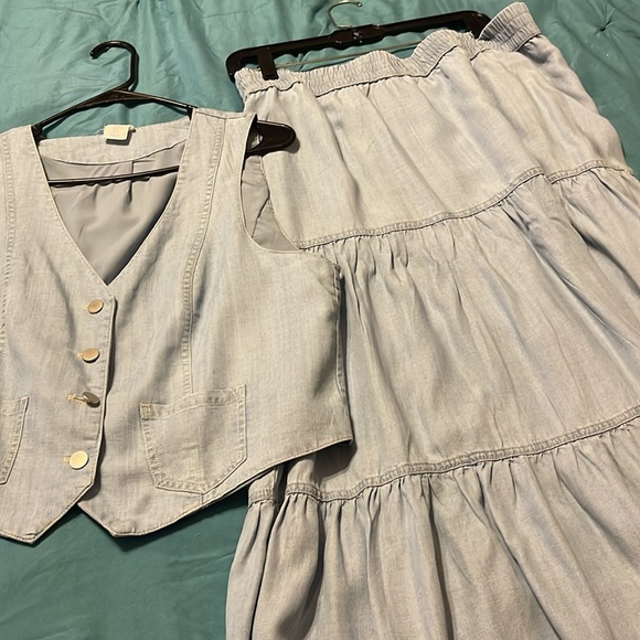 Denim Sigrid Olsen vest and skirt set size large only worn a couple of hours - Picture 4 of 4